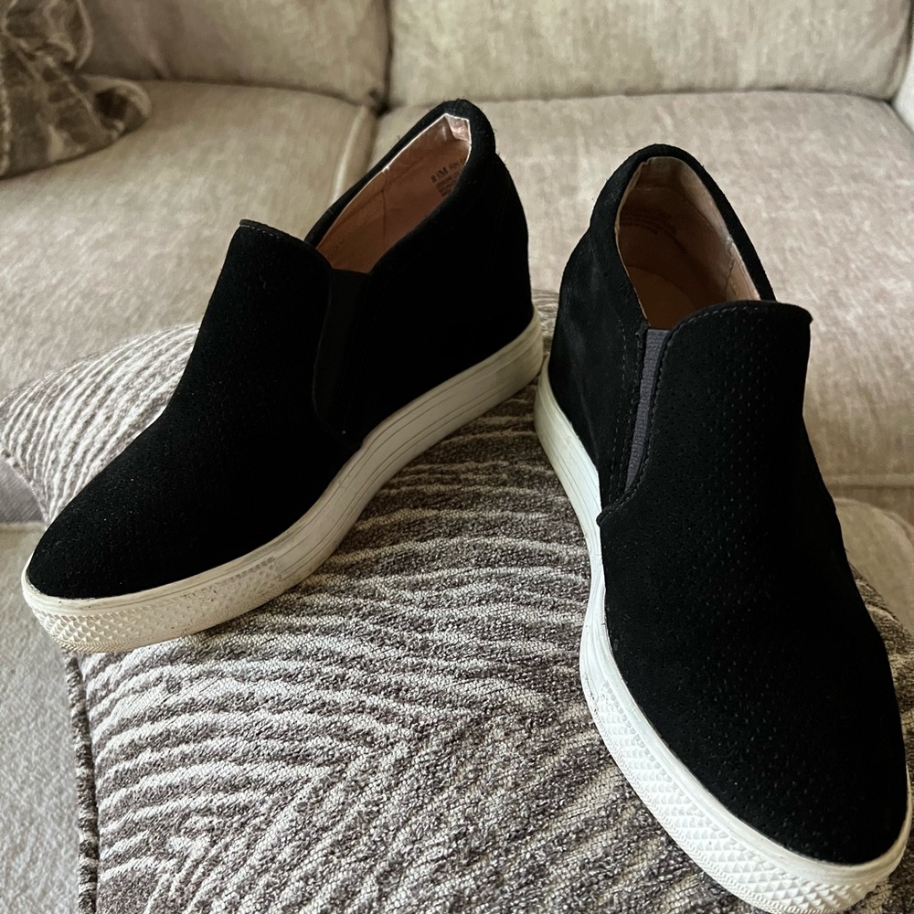 EUC Caslon Black Wedge Shoe 8.5